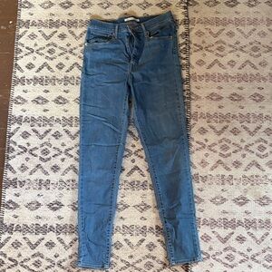 Levi's Women's Skinny Jeans in Blue